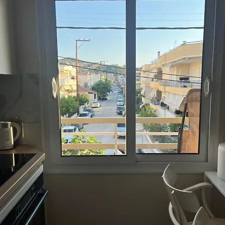 Mz Lejlighed Néa Péramos